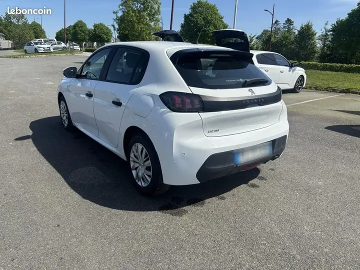 Peugeot 208 2021 photo 5