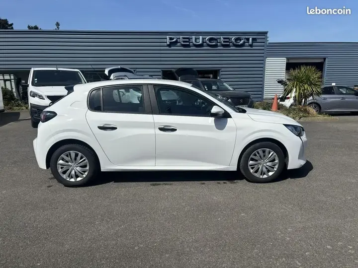 Peugeot 208 2021 photo 2