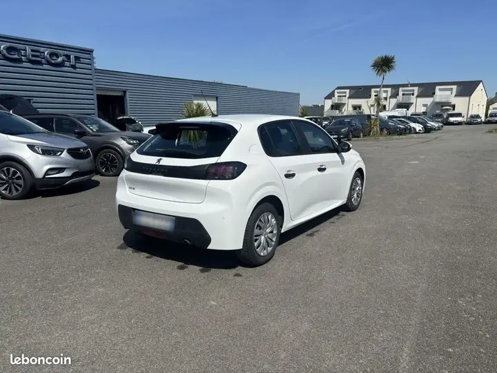 Peugeot 208 2021 photo 3