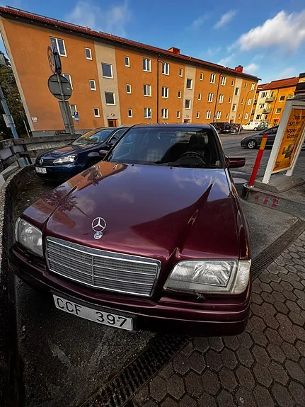 Mercedes-Benz C230