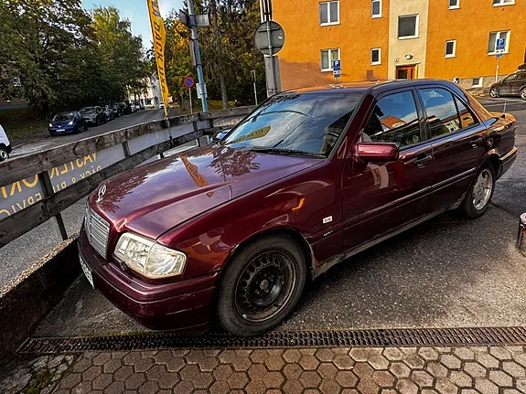 Mercedes-Benz C230 1996 photo 2