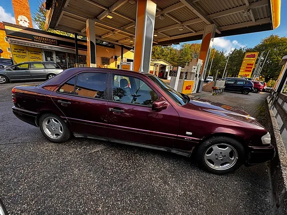 Mercedes-Benz C230 1996 photo 3