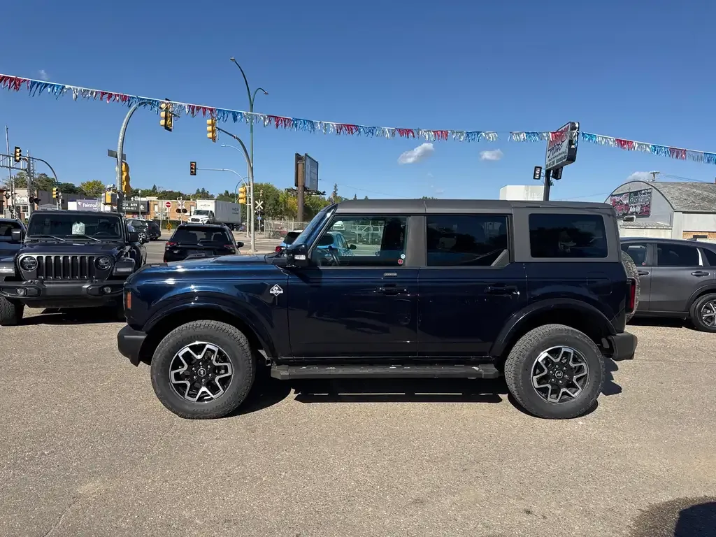 Ford Bronco 2021 photo 2