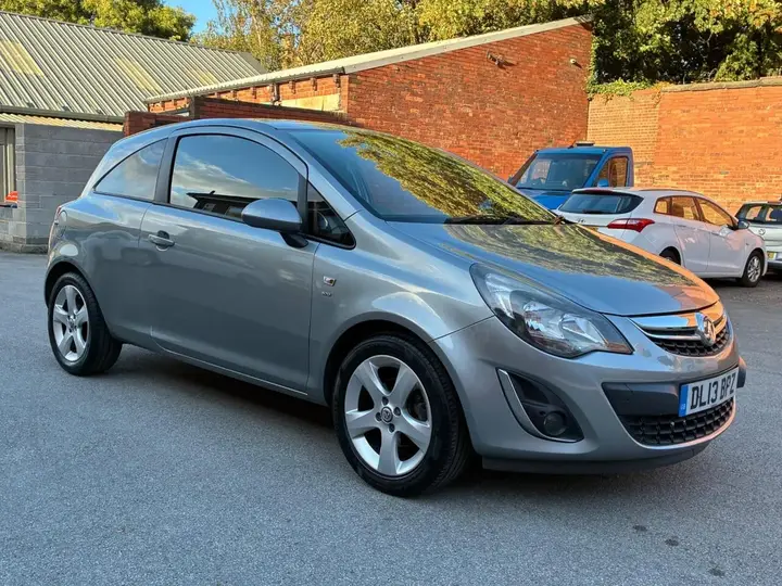 Vauxhall Corsa 2013 photo 2