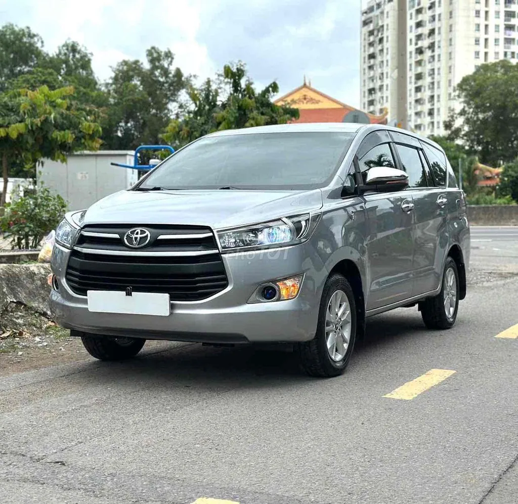 Toyota Innova 2018 photo 2