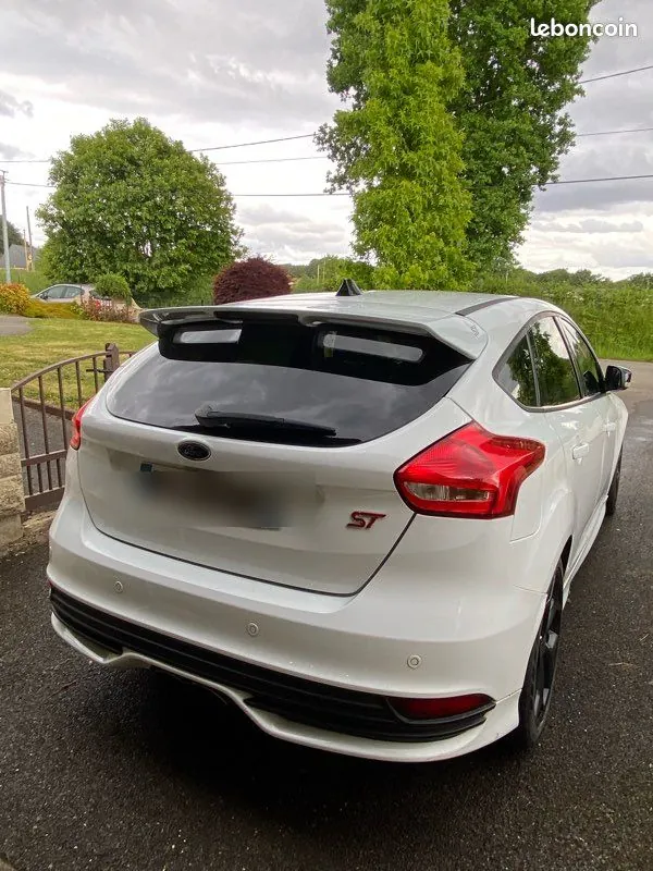 Ford Focus 2015 photo 2