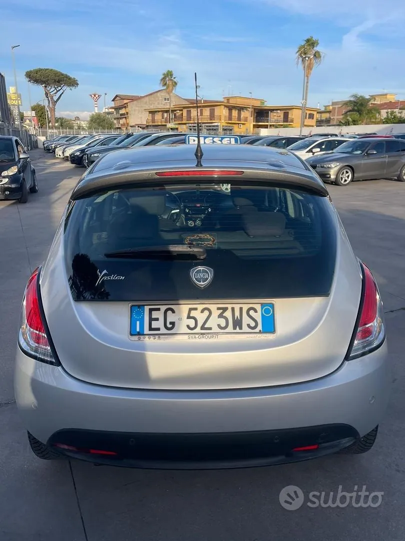 Lancia Ypsilon 2011 photo 5
