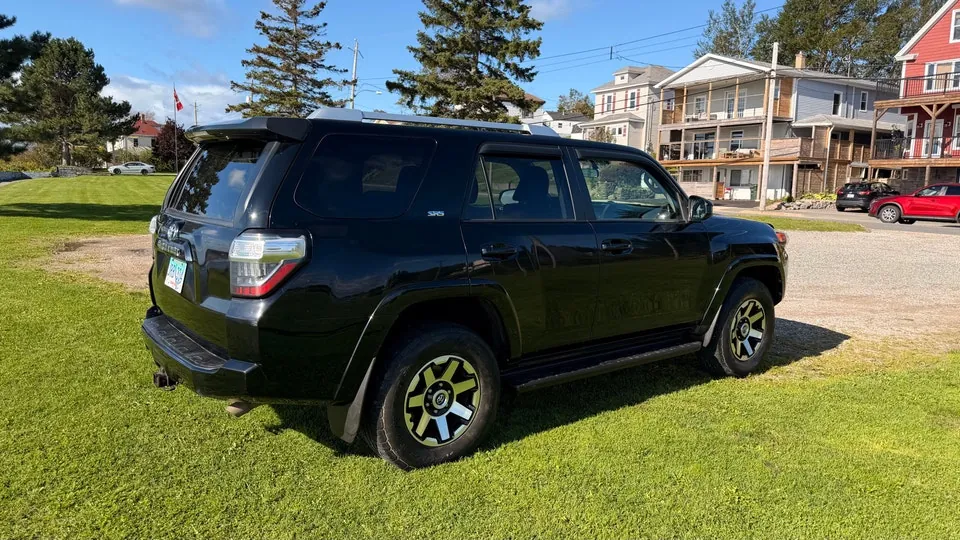 Toyota 4Runner 2014 photo 3