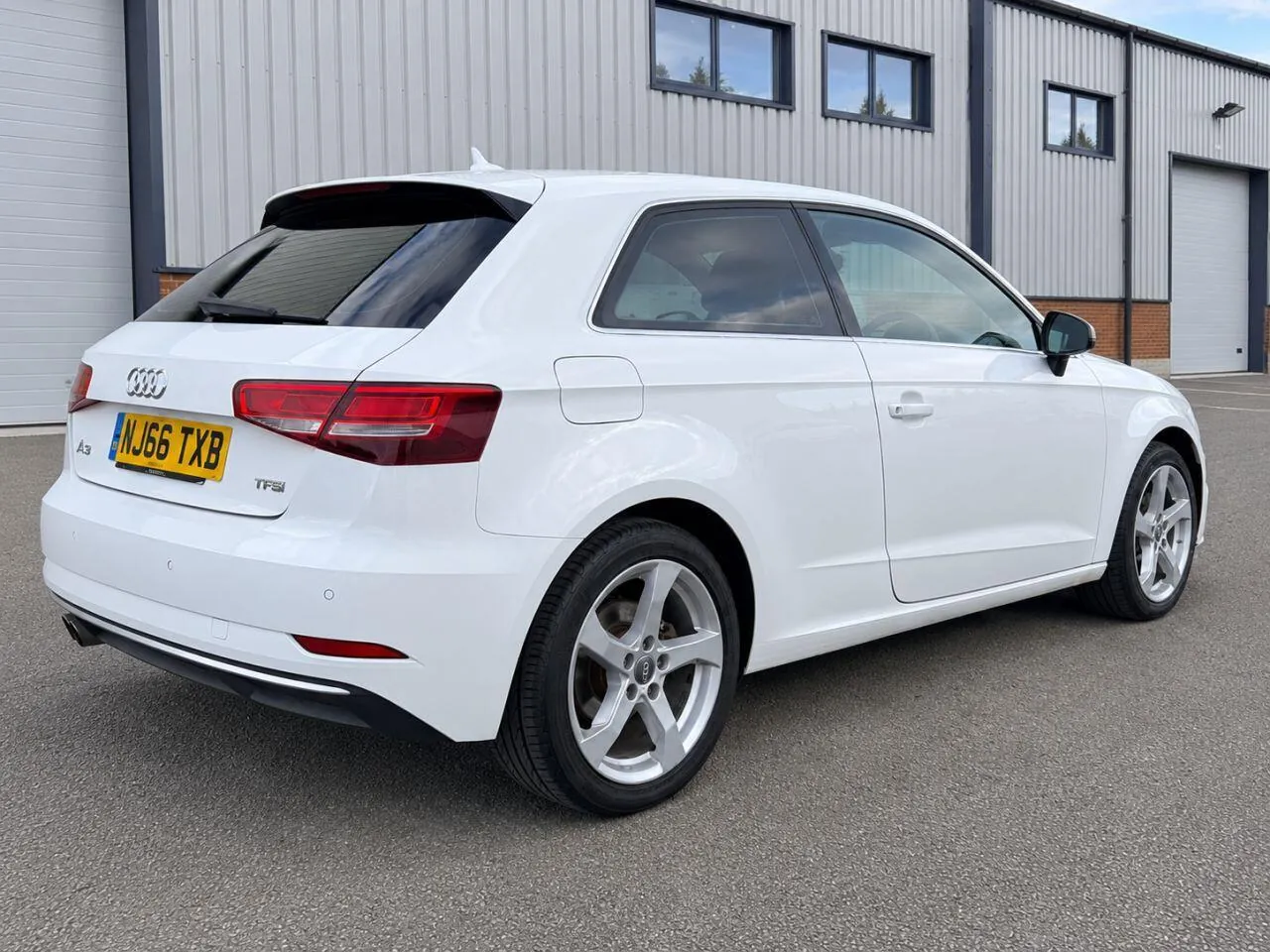 Audi A3 2016 photo 2