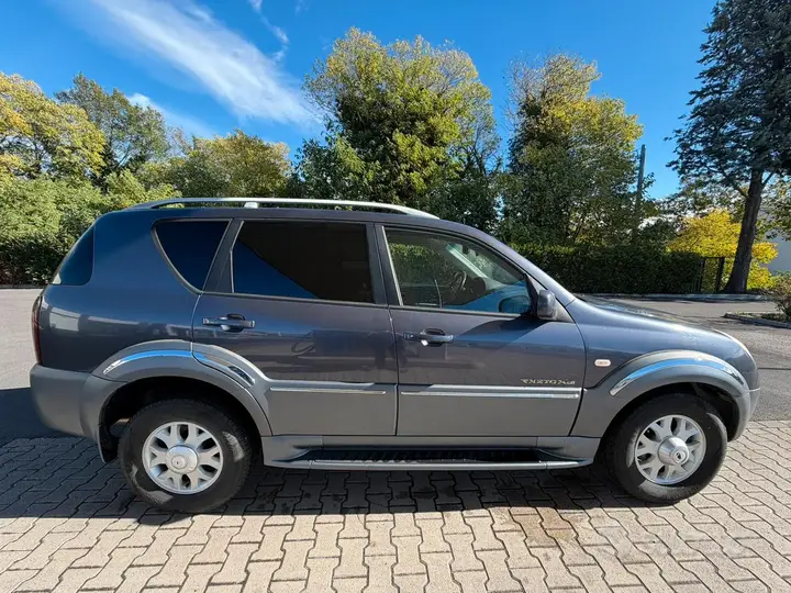 KG Mobility Rexton 2004 photo 2