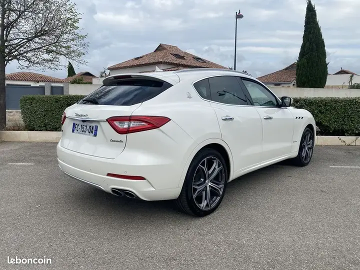 Maserati Levante 2018 photo 5