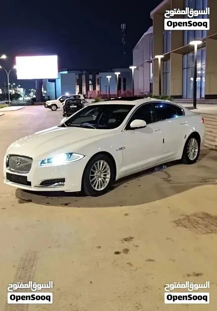 Jaguar Xf 2014 photo 3