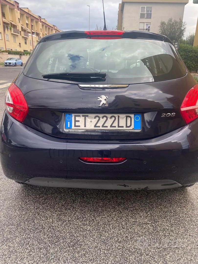 Peugeot 208 2014 photo 3