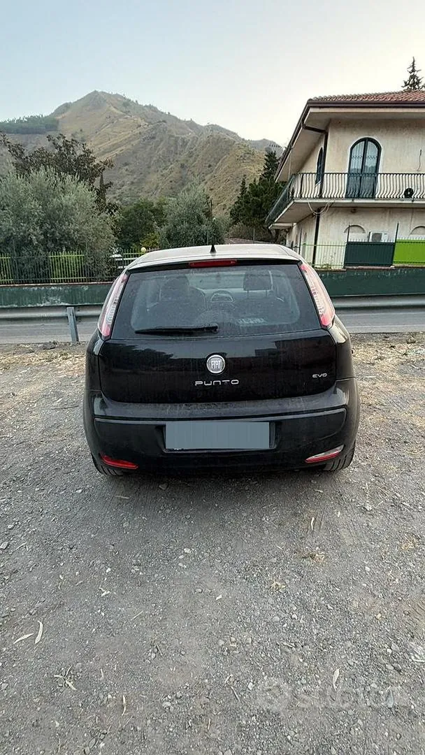 Fiat Punto 2010 photo 3
