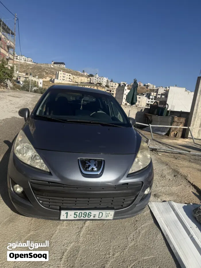 Peugeot 207 2008 photo 2