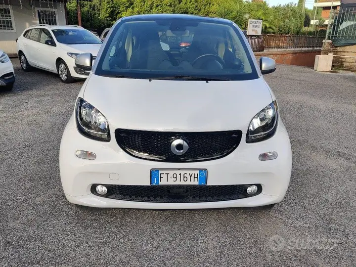 Smart Fortwo 2019 photo 2