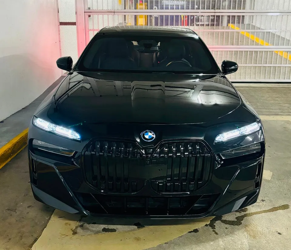 BMW I7