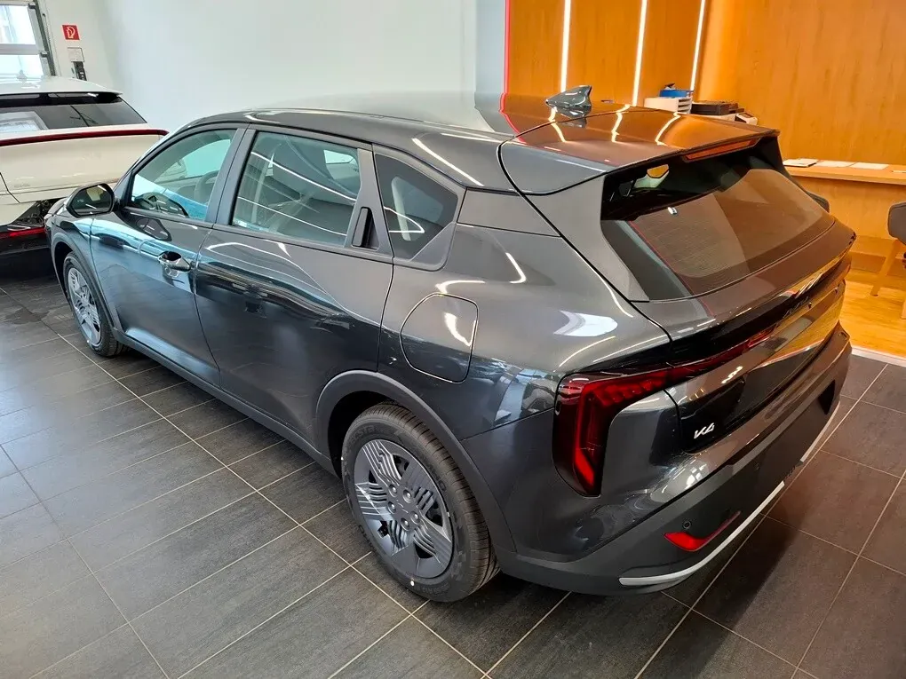 Kia K4 photo 3