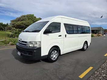 Toyota Hiace 2010 photo 4