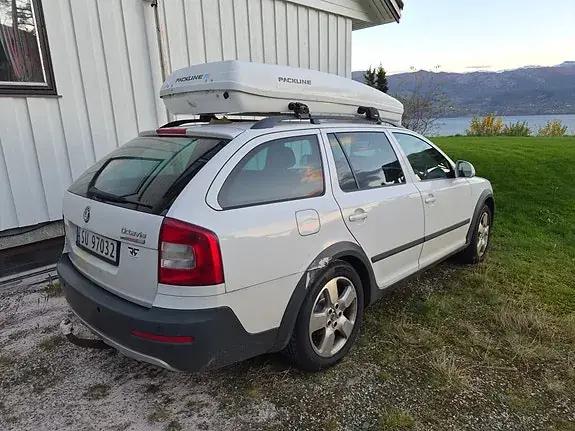 Skoda Octavia Scout 2011 photo 3