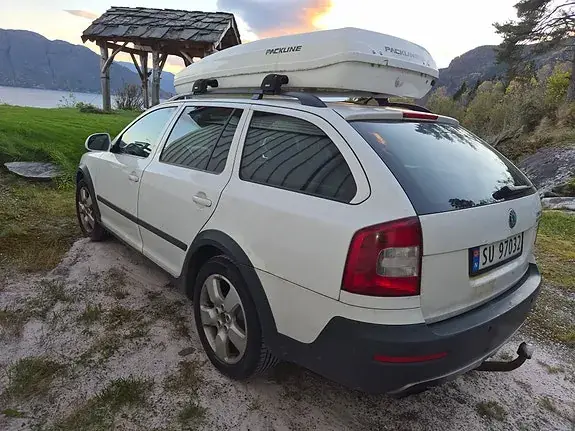 Skoda Octavia Scout 2011 photo 4