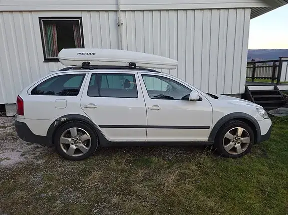 Skoda Octavia Scout 2011 photo 2