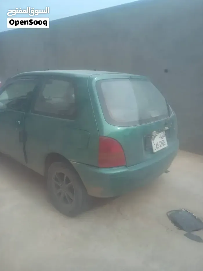Toyota Starlet 2004 photo 3