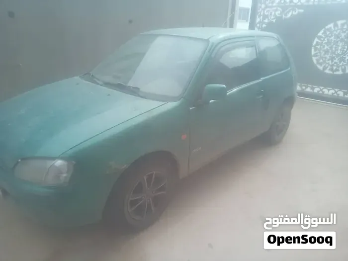 Toyota Starlet 2004 photo 2