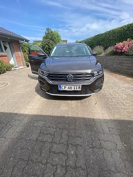 Volkswagen T-Roc 2020 photo 2