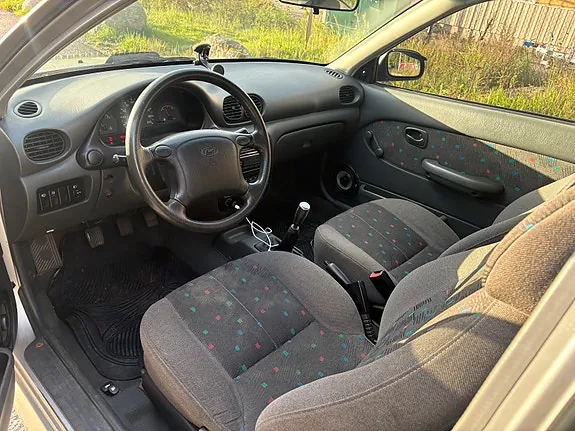 Hyundai Accent 1999 photo 5