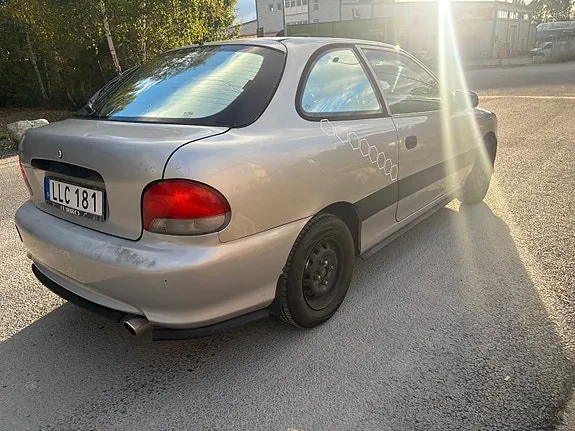 Hyundai Accent 1999 photo 3