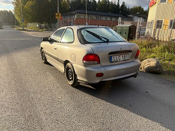 Hyundai Accent 1999 photo 2