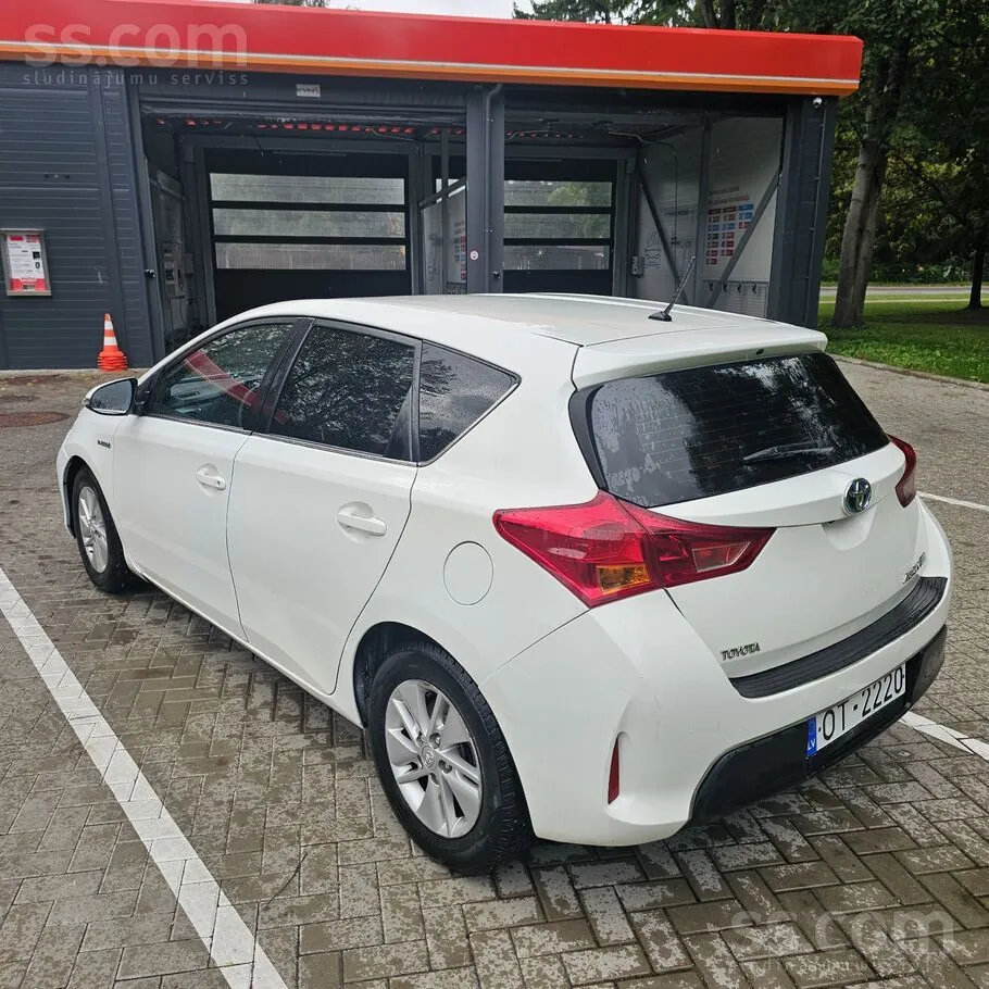 Toyota Auris 2013 photo 4