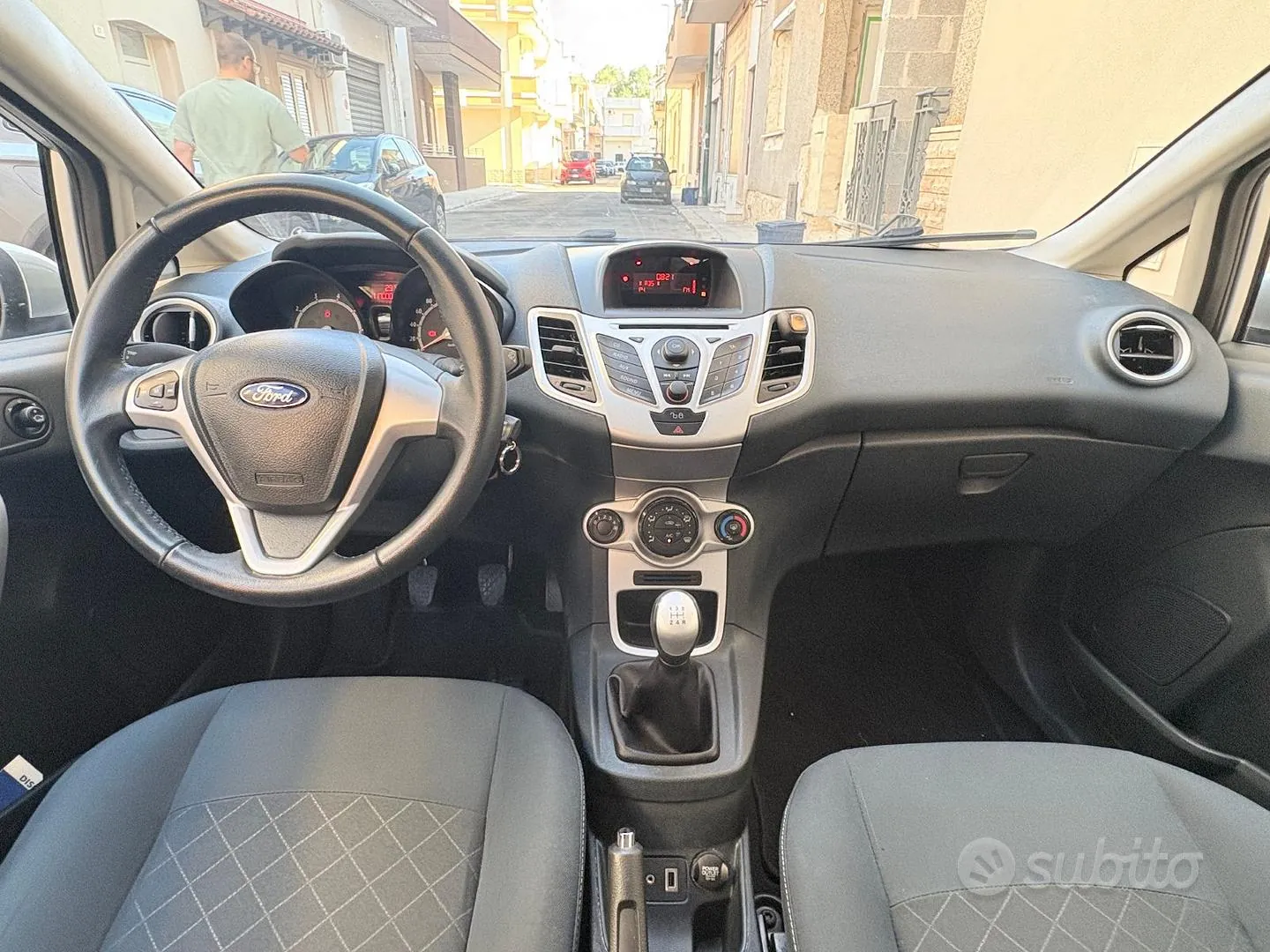 Ford Fiesta 2012 photo 3