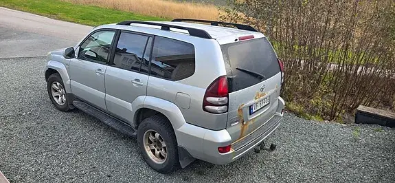 Toyota Land Cruiser 2005 photo 2