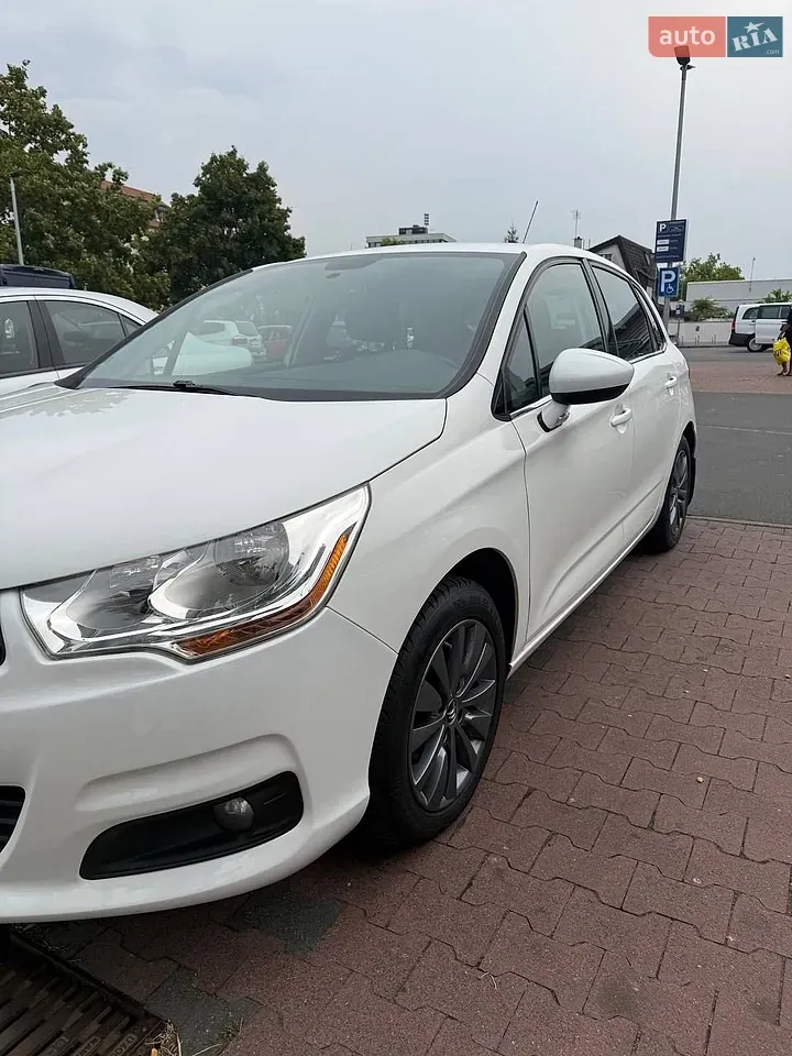 Citroen C4 2012 photo 3