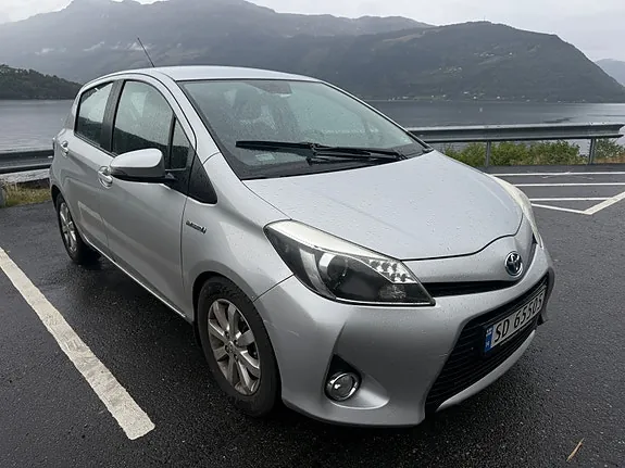 Toyota Yaris 2013 photo 5
