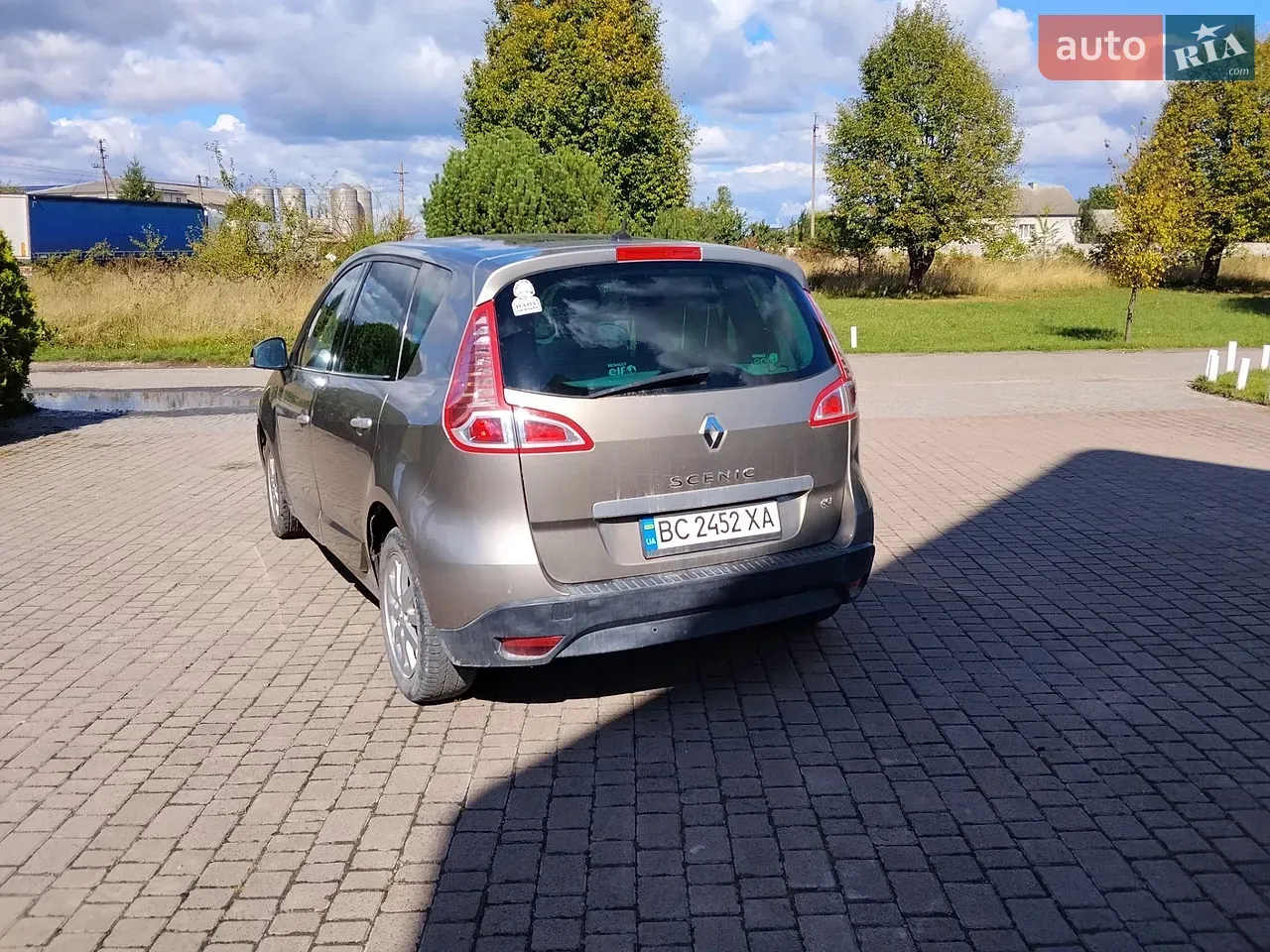 Renault Scenic 2011 photo 4