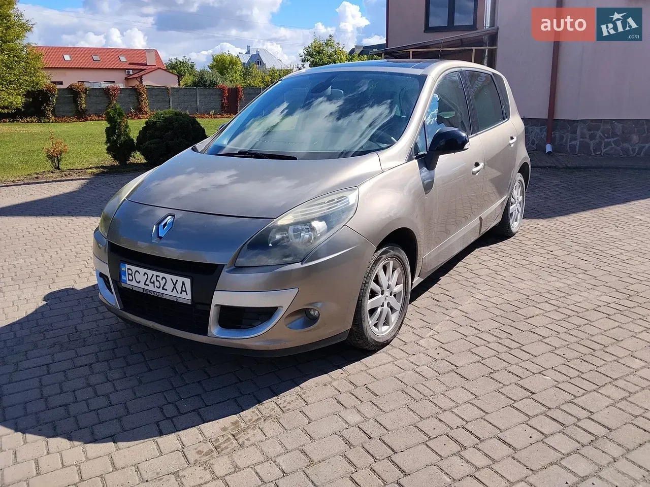 Renault Scenic 2011 photo 3
