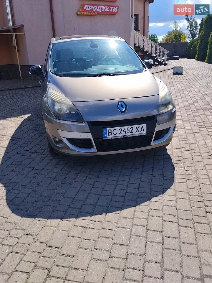 Renault Scenic 2011 photo 2