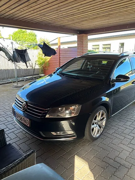 Volkswagen Passat 2011 photo 2