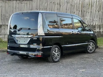Nissan Serena 2015 photo 4