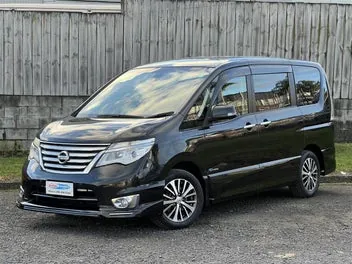 Nissan Serena 2015 photo 2