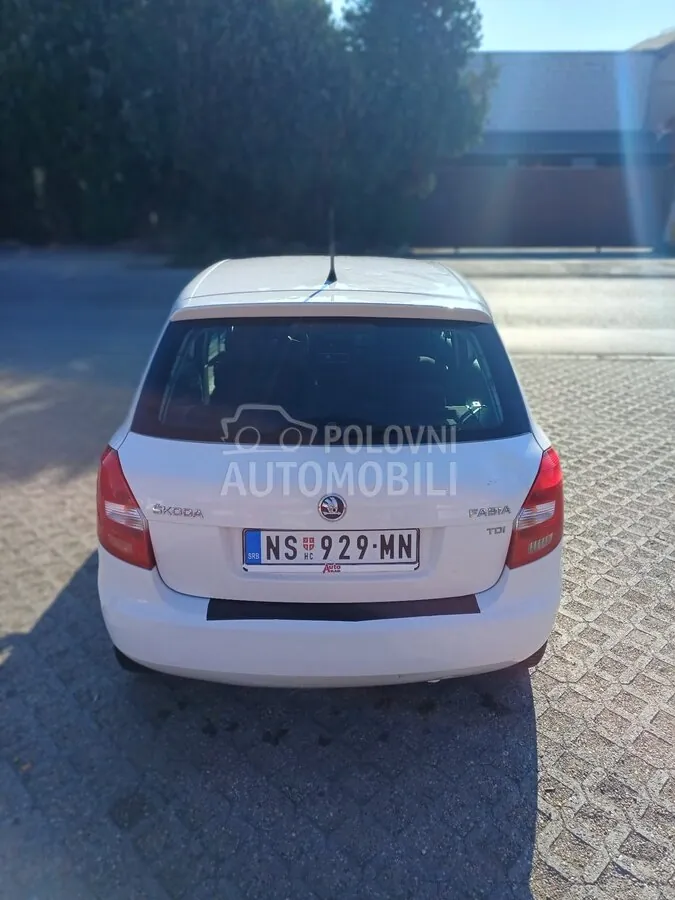Skoda Fabia 2013 photo 5