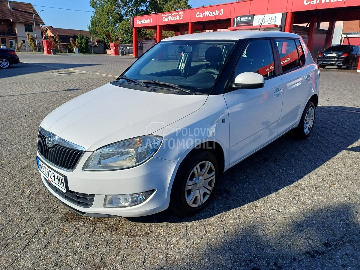 Skoda Fabia 2013 photo 3