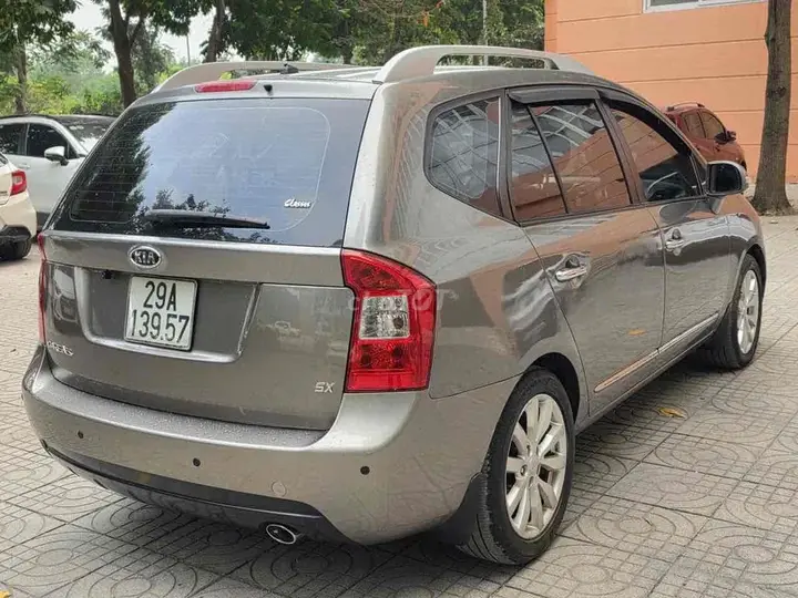 Kia Carens