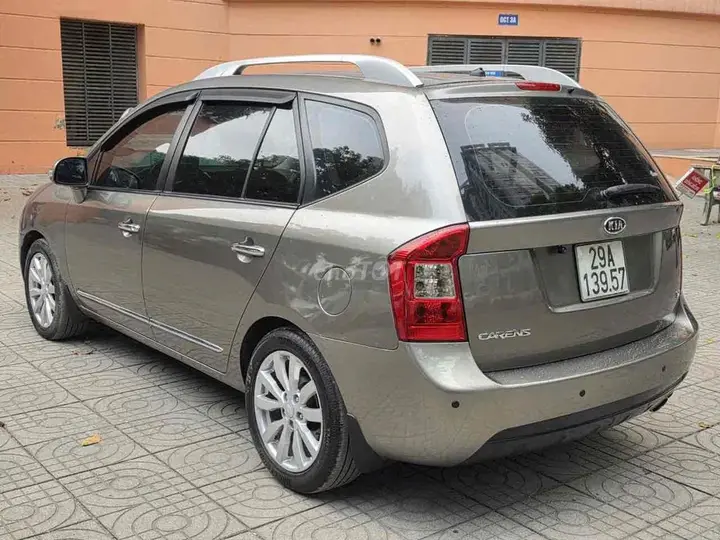 Kia Carens 2011 photo 4