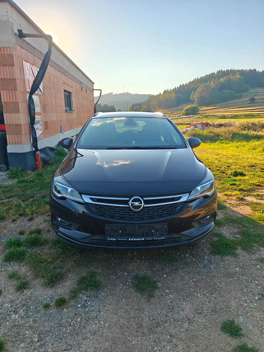 Opel Astra 2018 photo 2