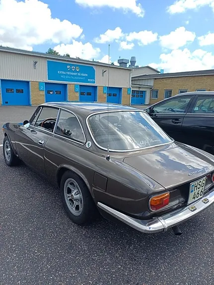 Alfa Romeo Gt 1975 photo 4