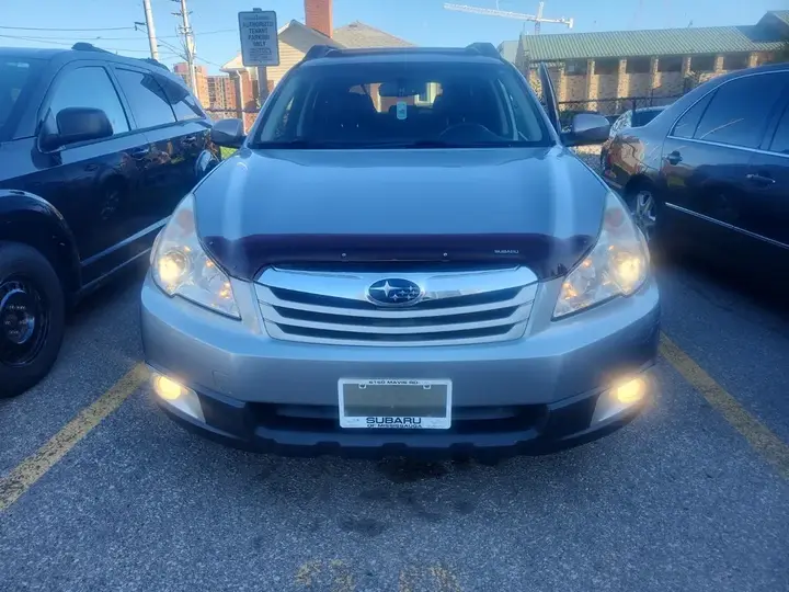 Subaru Outback 2010 photo 3